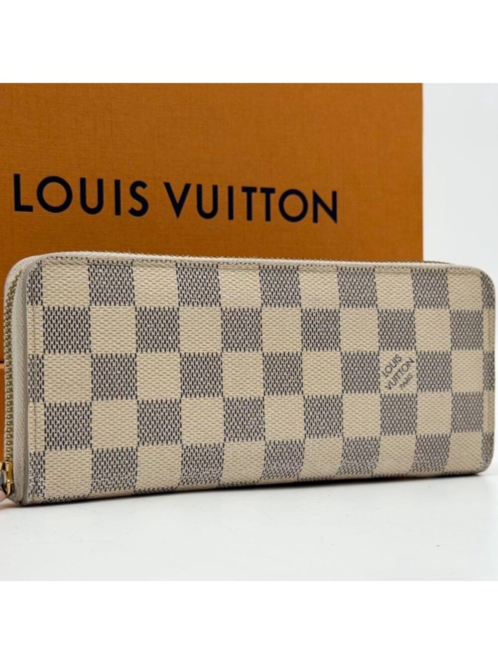 Louis Vuitton Portefeuille Clemence Damier Azur Round Wallet